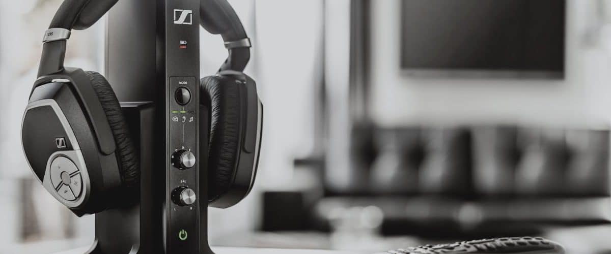 how-to-connect-wireless-headphones-to-tv-without-bluetooth