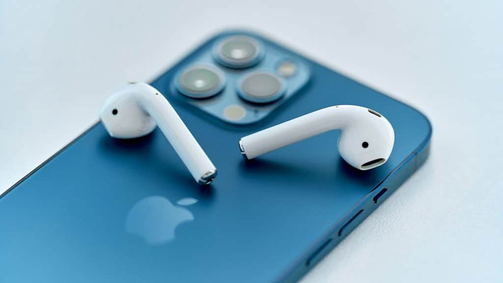 how-to-connect-earbuds-to-iphone