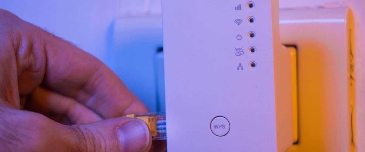 how-to-connect-the-wifi-extender-to-the-router-with-an-ethernet-cable