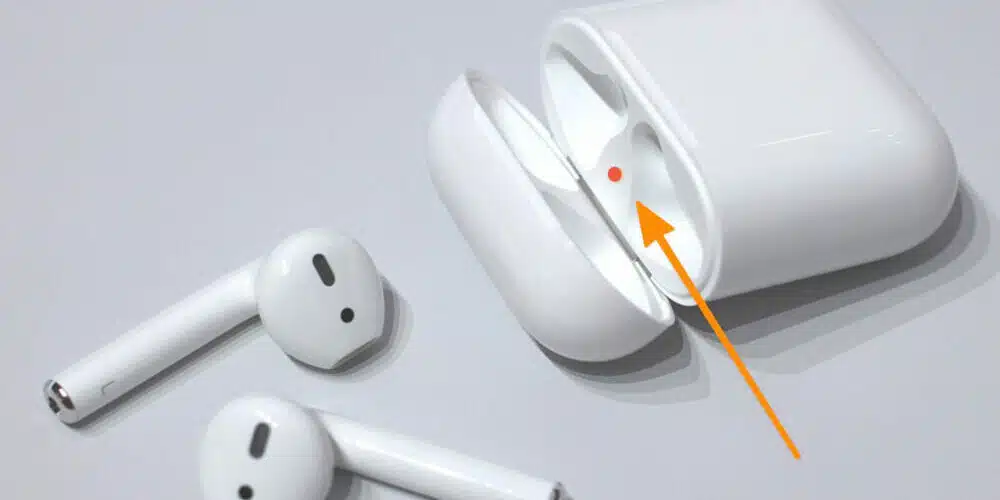 why-is-my-airpods-blinking-orange
