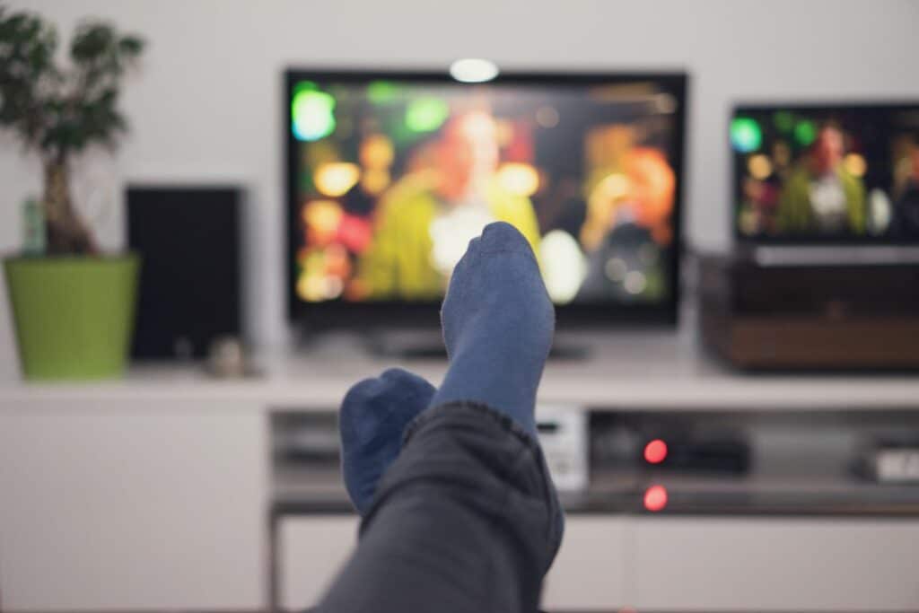 how-to-connect-phone-to-tv-with-usb-cable-only