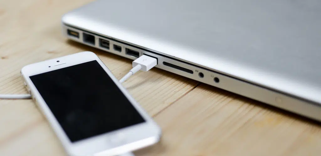 how-to-connect-iphone-usb-macbook
