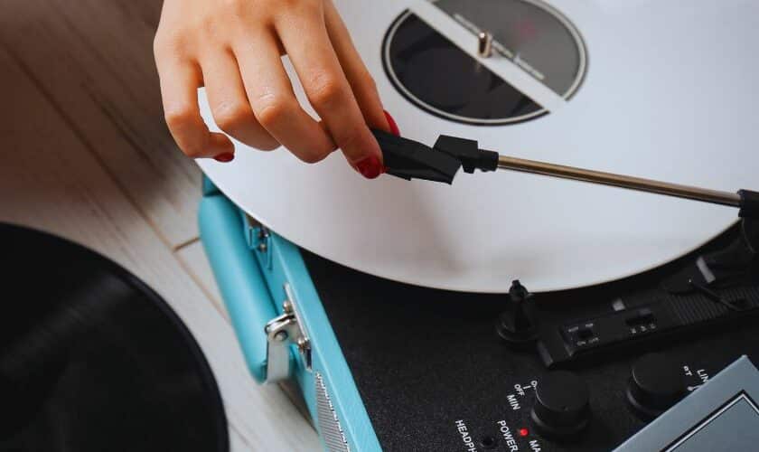 how-to-connect-crosley-to-bluetooth-speaker